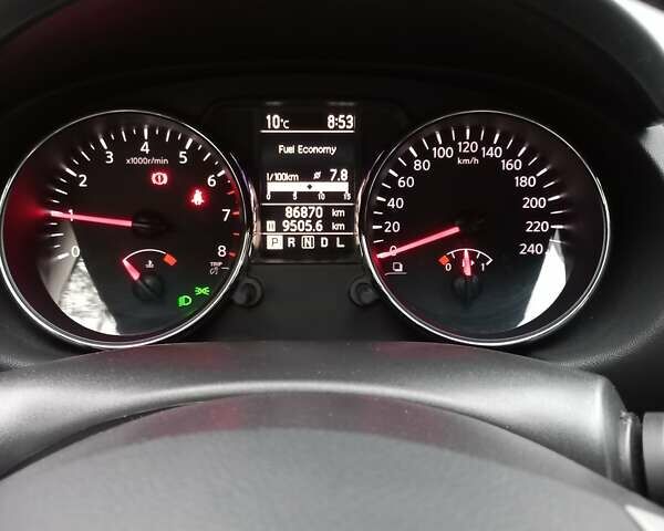 Белый Ниссан Кашкай, объемом двигателя 1.6 л и пробегом 87 тыс. км за 12500 $, фото 3 на Automoto.ua