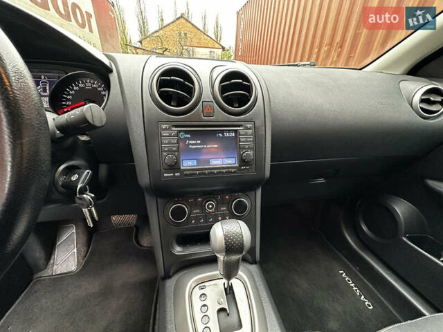 Белый Ниссан Кашкай, объемом двигателя 2 л и пробегом 190 тыс. км за 11999 $, фото 16 на Automoto.ua