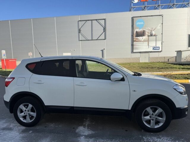 Білий Ніссан Кашкай, об'ємом двигуна 1.6 л та пробігом 135 тис. км за 10000 $, фото 2 на Automoto.ua