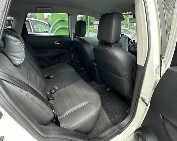 Белый Ниссан Кашкай, объемом двигателя 2 л и пробегом 153 тыс. км за 12500 $, фото 24 на Automoto.ua
