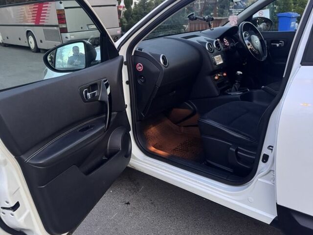 Белый Ниссан Кашкай, объемом двигателя 1.5 л и пробегом 199 тыс. км за 4149 $, фото 8 на Automoto.ua