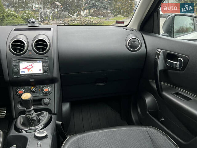 Белый Ниссан Кашкай, объемом двигателя 1.6 л и пробегом 182 тыс. км за 11399 $, фото 48 на Automoto.ua