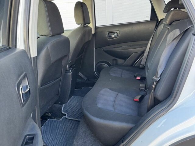 Білий Ніссан Кашкай, об'ємом двигуна 1.6 л та пробігом 135 тис. км за 10000 $, фото 5 на Automoto.ua