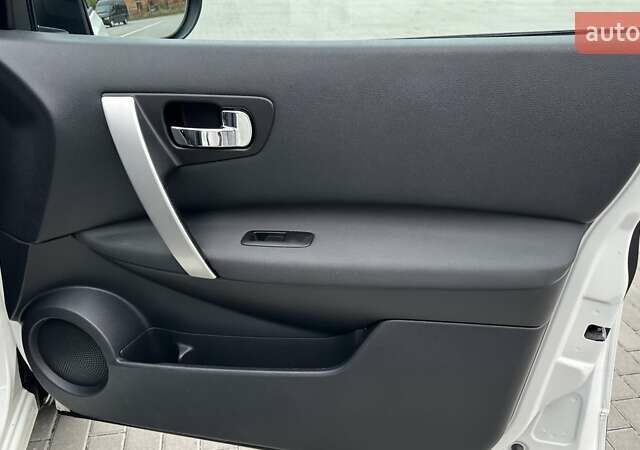 Белый Ниссан Кашкай, объемом двигателя 1.5 л и пробегом 229 тыс. км за 10850 $, фото 59 на Automoto.ua