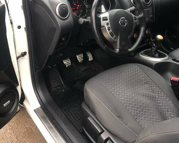 Білий Ніссан Кашкай, об'ємом двигуна 1.6 л та пробігом 265 тис. км за 10200 $, фото 13 на Automoto.ua