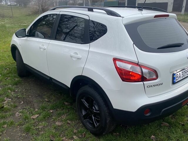 Белый Ниссан Кашкай, объемом двигателя 2 л и пробегом 220 тыс. км за 11000 $, фото 23 на Automoto.ua