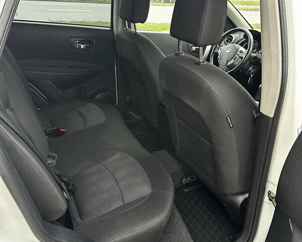 Белый Ниссан Кашкай, объемом двигателя 2 л и пробегом 190 тыс. км за 11999 $, фото 22 на Automoto.ua