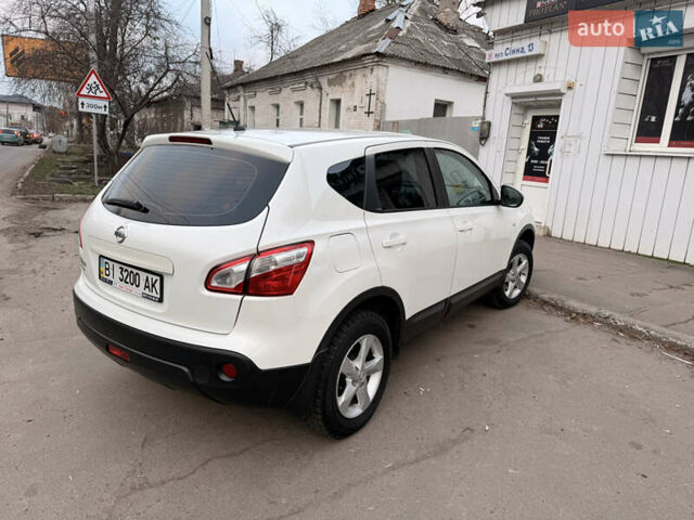 Белый Ниссан Кашкай, объемом двигателя 2 л и пробегом 118 тыс. км за 13500 $, фото 2 на Automoto.ua