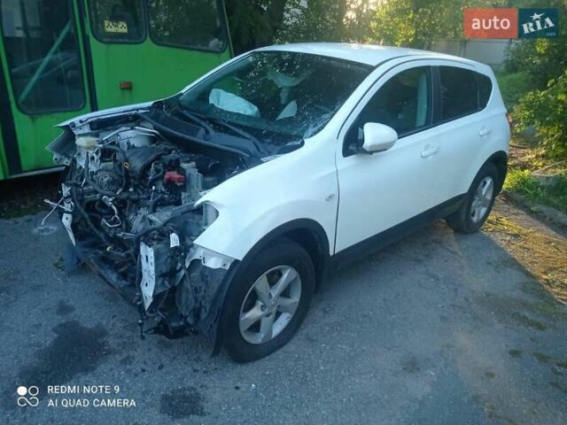 Білий Ніссан Кашкай, об'ємом двигуна 2 л та пробігом 102 тис. км за 4700 $, фото 4 на Automoto.ua