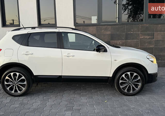 Белый Ниссан Кашкай, объемом двигателя 1.6 л и пробегом 231 тыс. км за 12399 $, фото 5 на Automoto.ua