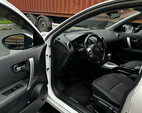 Белый Ниссан Кашкай, объемом двигателя 2 л и пробегом 190 тыс. км за 11999 $, фото 11 на Automoto.ua