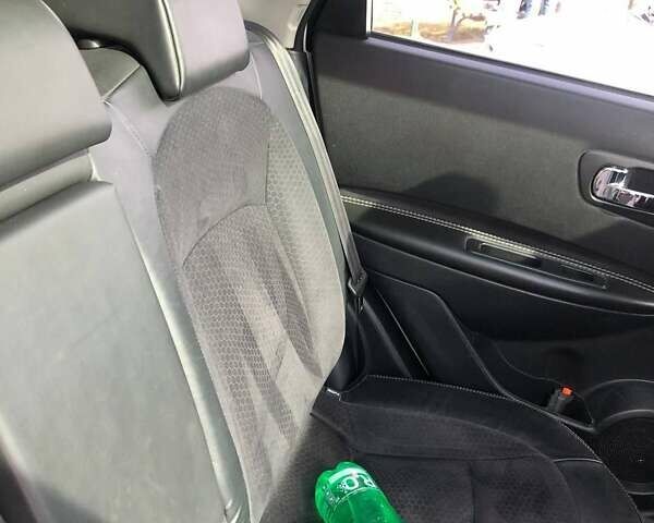 Белый Ниссан Кашкай, объемом двигателя 2 л и пробегом 265 тыс. км за 12500 $, фото 11 на Automoto.ua