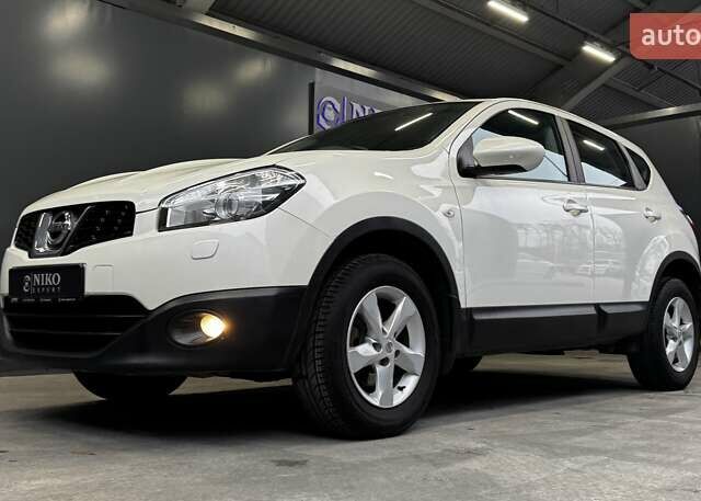 Білий Ніссан Кашкай, об'ємом двигуна 1.6 л та пробігом 141 тис. км за 10000 $, фото 6 на Automoto.ua