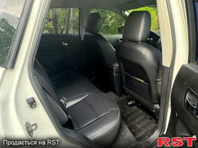 Білий Ніссан Кашкай, об'ємом двигуна 2 л та пробігом 183 тис. км за 12000 $, фото 4 на Automoto.ua