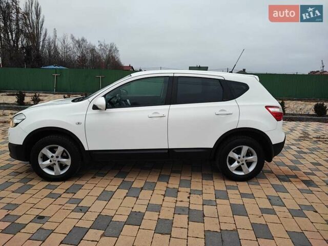 Білий Ніссан Кашкай, об'ємом двигуна 2 л та пробігом 128 тис. км за 11800 $, фото 6 на Automoto.ua