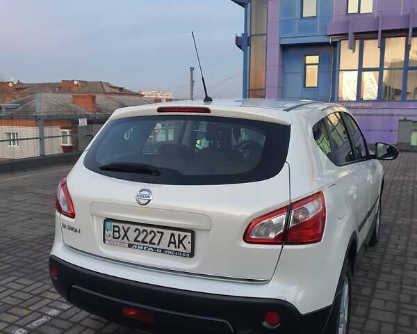 Белый Ниссан Кашкай, объемом двигателя 1.6 л и пробегом 180 тыс. км за 11000 $, фото 10 на Automoto.ua