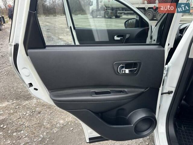 Белый Ниссан Кашкай, объемом двигателя 1.46 л и пробегом 225 тыс. км за 12350 $, фото 51 на Automoto.ua