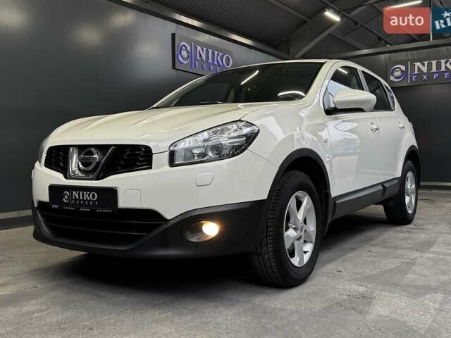 Білий Ніссан Кашкай, об'ємом двигуна 1.6 л та пробігом 141 тис. км за 10000 $, фото 3 на Automoto.ua