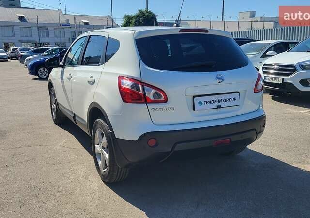 Білий Ніссан Кашкай, об'ємом двигуна 1.6 л та пробігом 295 тис. км за 10500 $, фото 12 на Automoto.ua