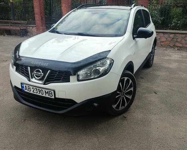 Белый Ниссан Кашкай, объемом двигателя 1.6 л и пробегом 200 тыс. км за 11300 $, фото 8 на Automoto.ua