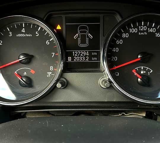 Белый Ниссан Кашкай, объемом двигателя 2 л и пробегом 127 тыс. км за 12500 $, фото 4 на Automoto.ua