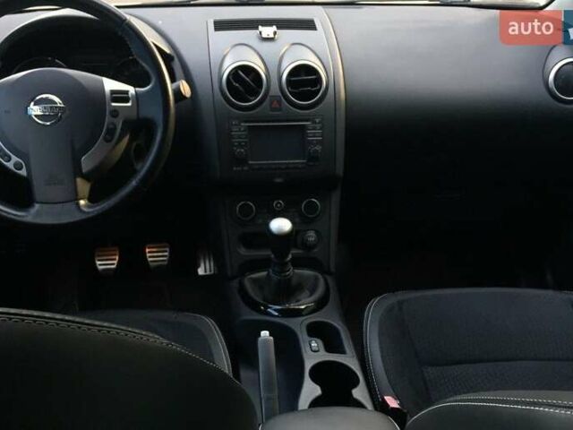 Белый Ниссан Кашкай, объемом двигателя 1.5 л и пробегом 202 тыс. км за 12500 $, фото 4 на Automoto.ua
