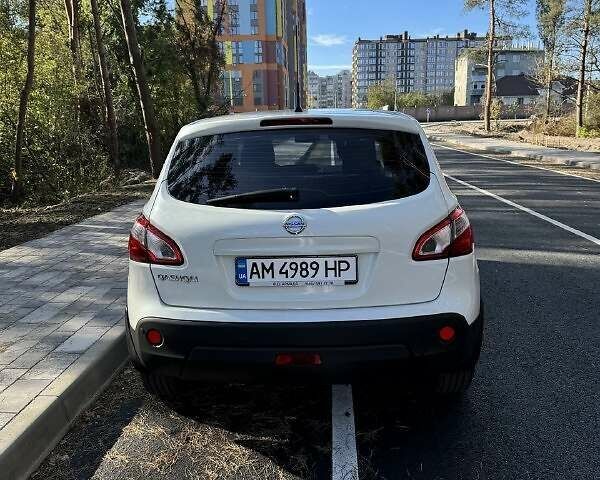 Белый Ниссан Кашкай, объемом двигателя 1.6 л и пробегом 149 тыс. км за 12500 $, фото 1 на Automoto.ua