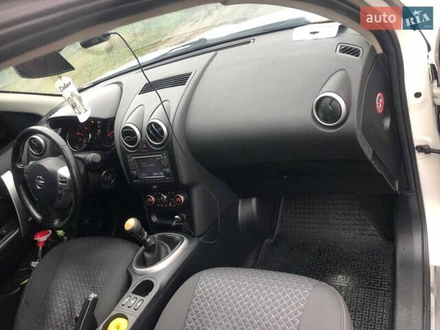 Білий Ніссан Кашкай, об'ємом двигуна 1.6 л та пробігом 265 тис. км за 10200 $, фото 3 на Automoto.ua