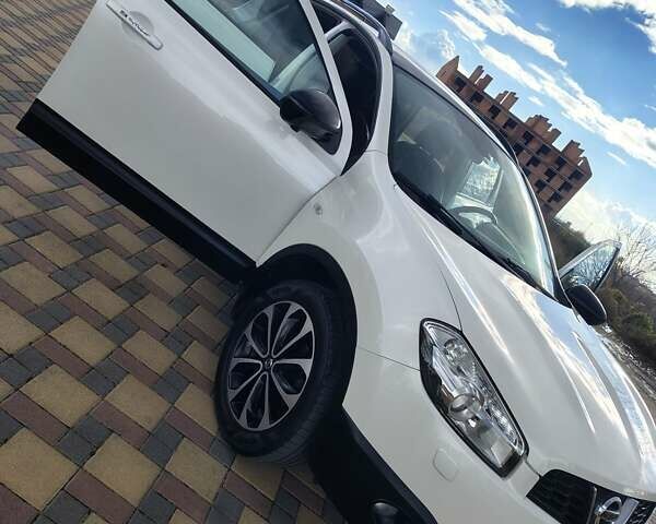 Белый Ниссан Кашкай, объемом двигателя 1.5 л и пробегом 186 тыс. км за 11900 $, фото 19 на Automoto.ua