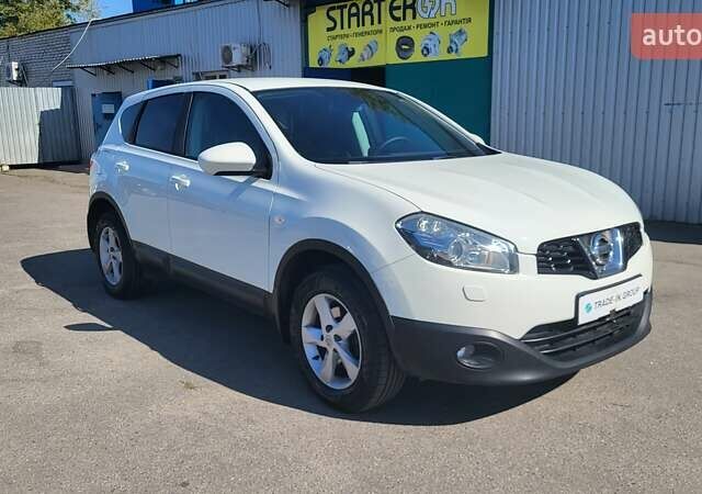 Білий Ніссан Кашкай, об'ємом двигуна 1.6 л та пробігом 295 тис. км за 10500 $, фото 7 на Automoto.ua