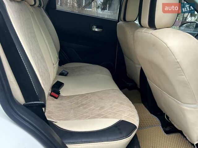 Белый Ниссан Кашкай, объемом двигателя 1.5 л и пробегом 227 тыс. км за 9350 $, фото 24 на Automoto.ua