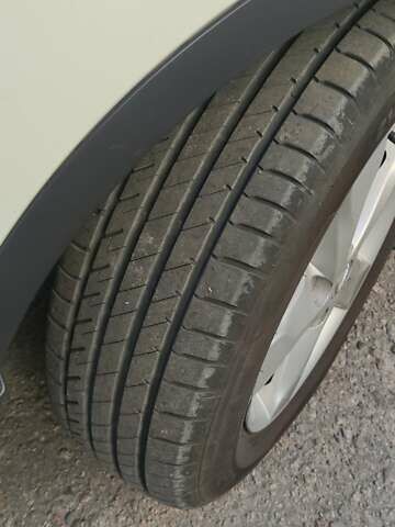 Белый Ниссан Кашкай, объемом двигателя 1.6 л и пробегом 172 тыс. км за 12000 $, фото 6 на Automoto.ua