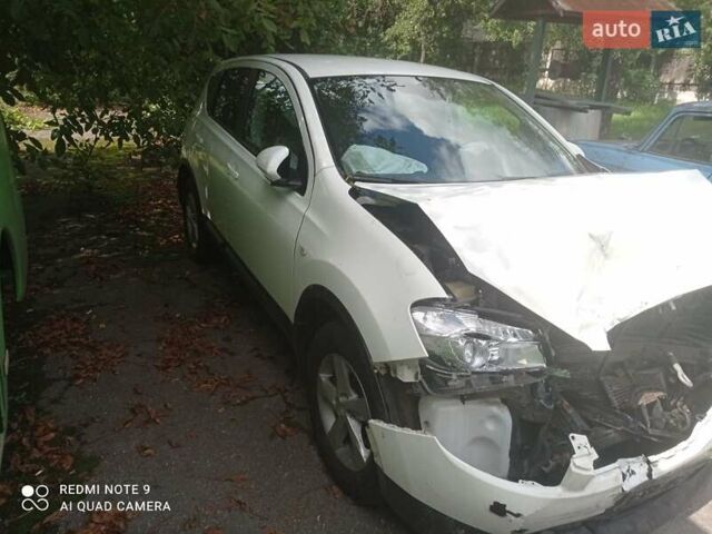 Білий Ніссан Кашкай, об'ємом двигуна 2 л та пробігом 102 тис. км за 4700 $, фото 6 на Automoto.ua