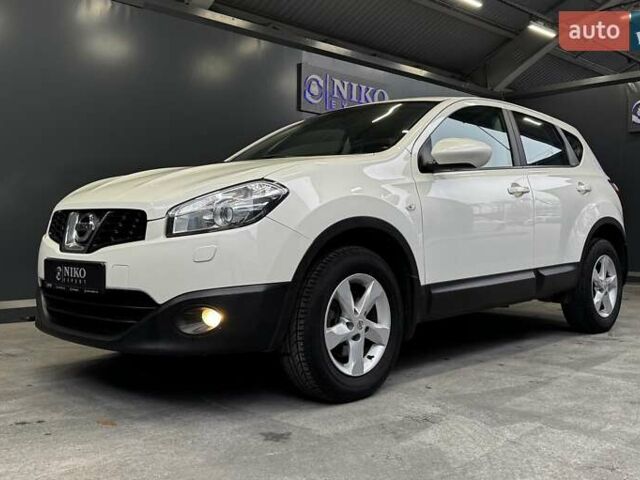 Білий Ніссан Кашкай, об'ємом двигуна 1.6 л та пробігом 141 тис. км за 10000 $, фото 5 на Automoto.ua