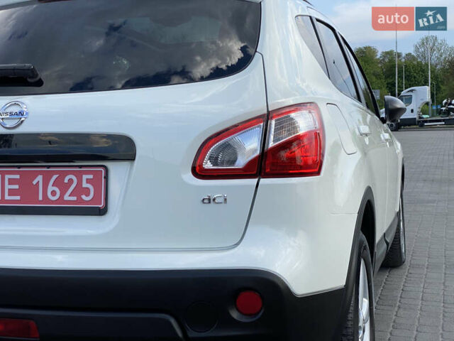 Белый Ниссан Кашкай, объемом двигателя 2 л и пробегом 207 тыс. км за 13500 $, фото 13 на Automoto.ua