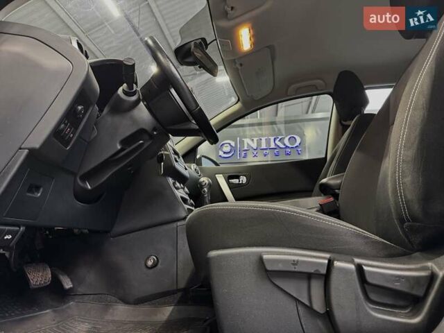 Білий Ніссан Кашкай, об'ємом двигуна 1.6 л та пробігом 141 тис. км за 10000 $, фото 22 на Automoto.ua