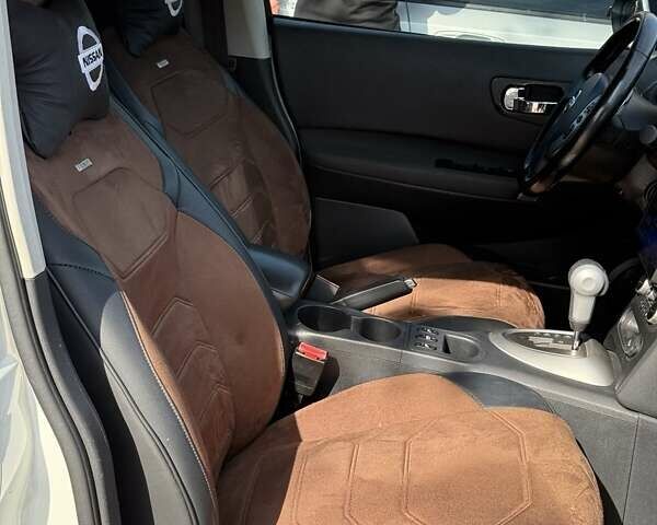 Белый Ниссан Кашкай, объемом двигателя 2 л и пробегом 178 тыс. км за 11300 $, фото 11 на Automoto.ua