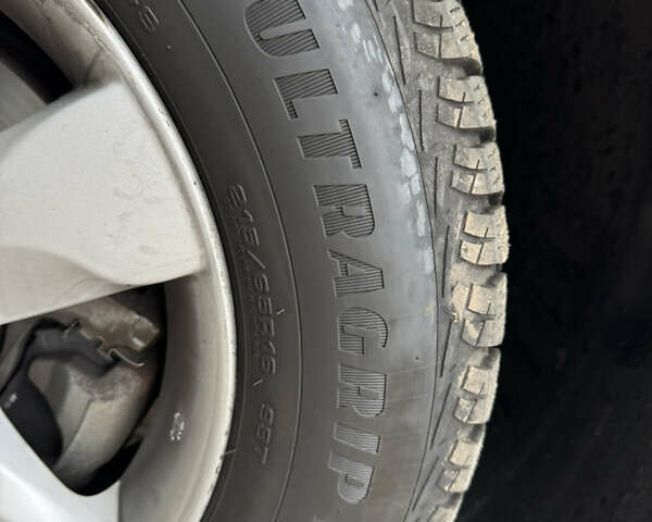 Білий Ніссан Кашкай, об'ємом двигуна 1.6 л та пробігом 175 тис. км за 11000 $, фото 8 на Automoto.ua