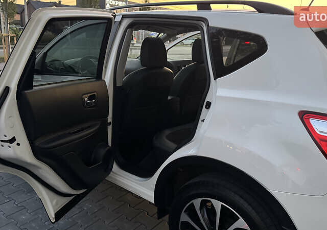 Белый Ниссан Кашкай, объемом двигателя 1.6 л и пробегом 231 тыс. км за 12399 $, фото 20 на Automoto.ua