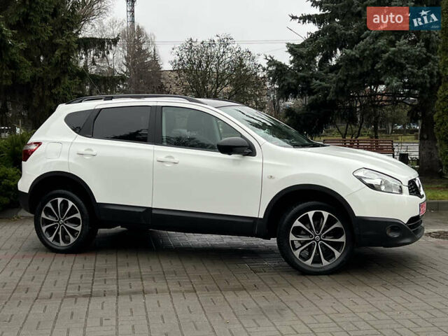 Белый Ниссан Кашкай, объемом двигателя 1.6 л и пробегом 182 тыс. км за 11399 $, фото 6 на Automoto.ua