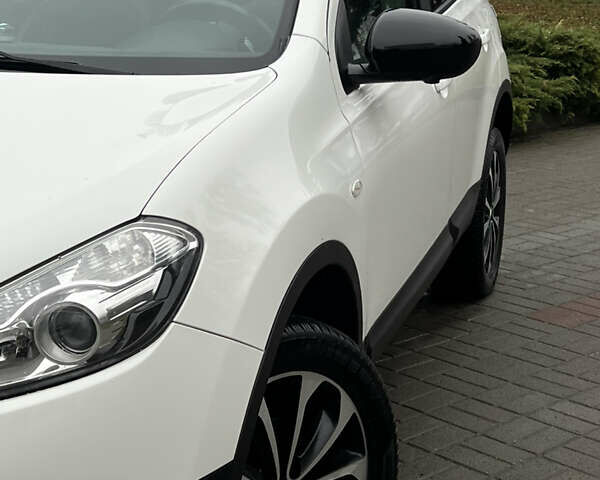 Белый Ниссан Кашкай, объемом двигателя 1.6 л и пробегом 182 тыс. км за 11399 $, фото 20 на Automoto.ua