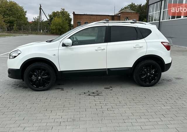 Белый Ниссан Кашкай, объемом двигателя 1.5 л и пробегом 229 тыс. км за 10850 $, фото 3 на Automoto.ua