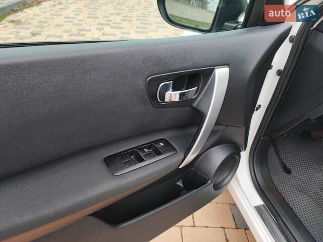 Білий Ніссан Кашкай, об'ємом двигуна 2 л та пробігом 128 тис. км за 11800 $, фото 26 на Automoto.ua