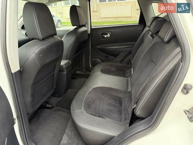 Білий Ніссан Кашкай, об'ємом двигуна 1.6 л та пробігом 233 тис. км за 11700 $, фото 7 на Automoto.ua