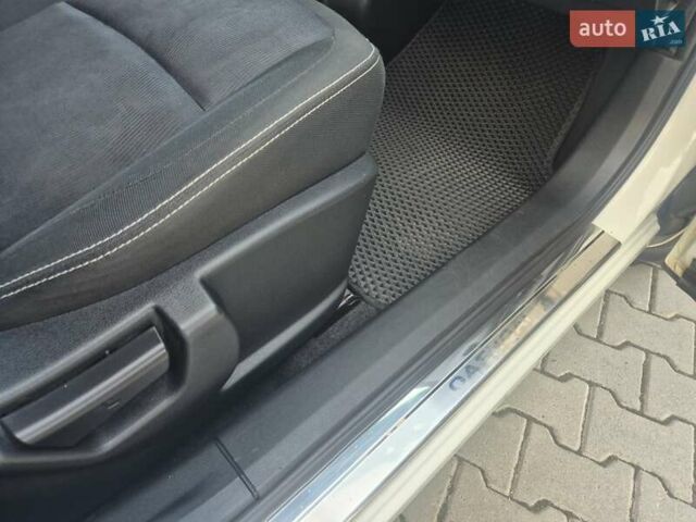 Ниссан Кашкай 2013 в Тернополе на Automoto.ua Белый Ниссан Кашкай, объемом двигателя 2 л и пробегом 135 тыс. км за 10900 $, фото 27 на Automoto.ua