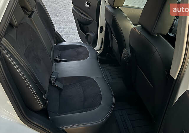 Белый Ниссан Кашкай, объемом двигателя 1.6 л и пробегом 231 тыс. км за 12399 $, фото 23 на Automoto.ua