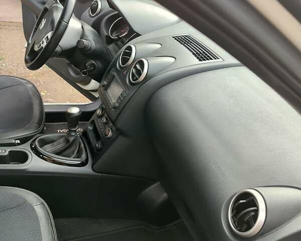 Белый Ниссан Кашкай, объемом двигателя 1.6 л и пробегом 200 тыс. км за 11300 $, фото 2 на Automoto.ua