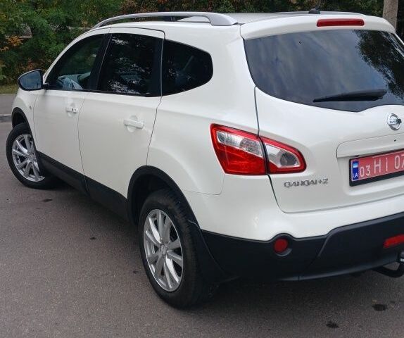 Белый Ниссан Кашкай, объемом двигателя 1.6 л и пробегом 214 тыс. км за 11800 $, фото 7 на Automoto.ua