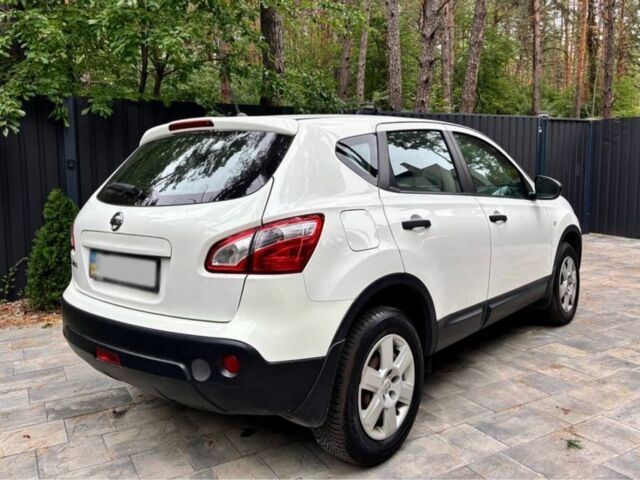 Белый Ниссан Кашкай, объемом двигателя 0 л и пробегом 134 тыс. км за 275 $, фото 4 на Automoto.ua