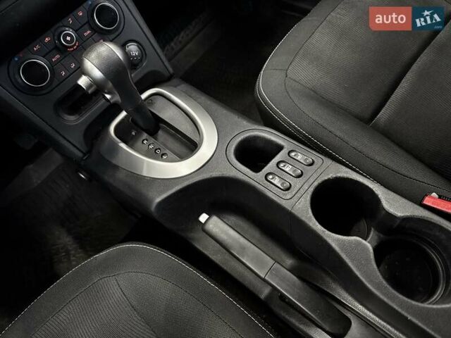 Білий Ніссан Кашкай, об'ємом двигуна 1.6 л та пробігом 141 тис. км за 10000 $, фото 27 на Automoto.ua